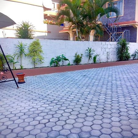Hotel Buttercup Pokhara Ngoại thất bức ảnh