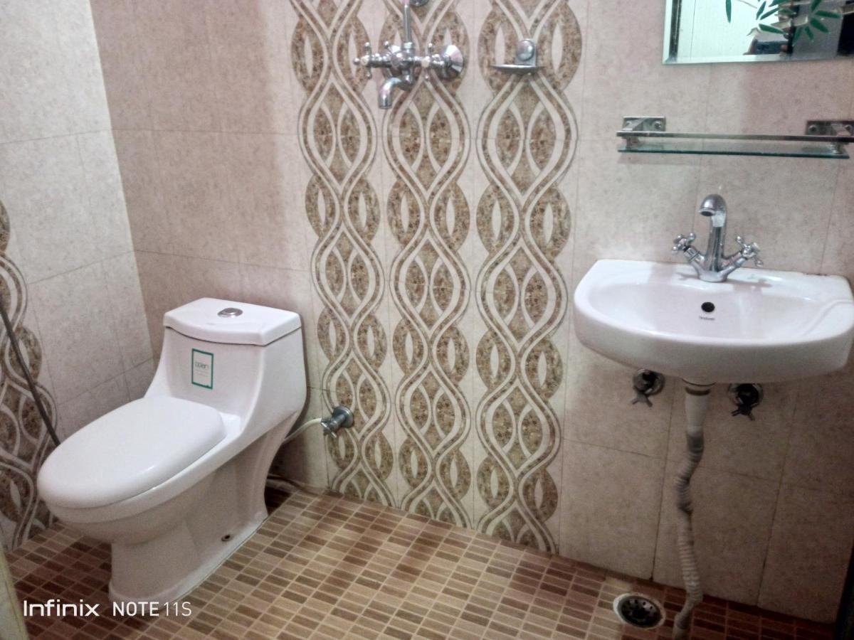Hotel Buttercup Pokhara Ngoại thất bức ảnh