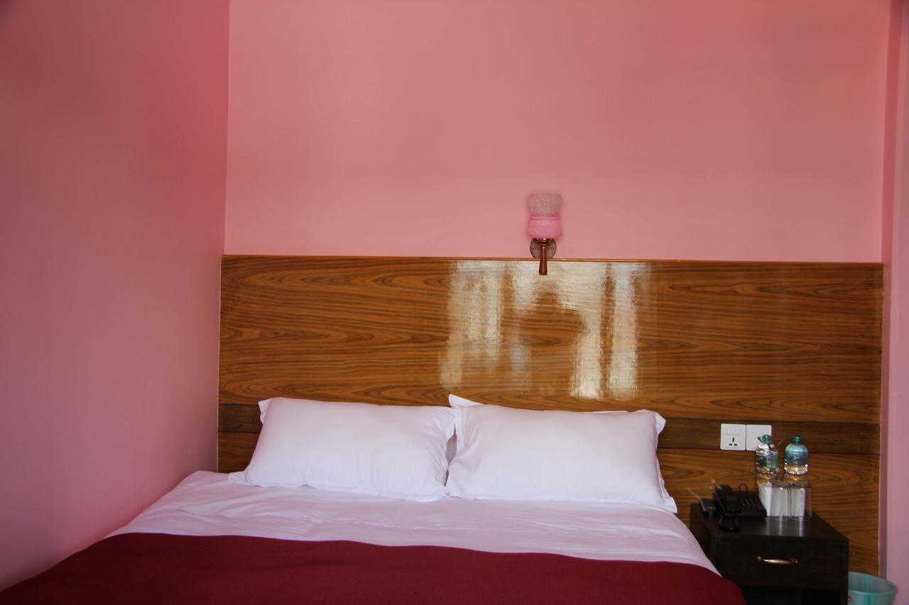 Hotel Buttercup Pokhara Ngoại thất bức ảnh