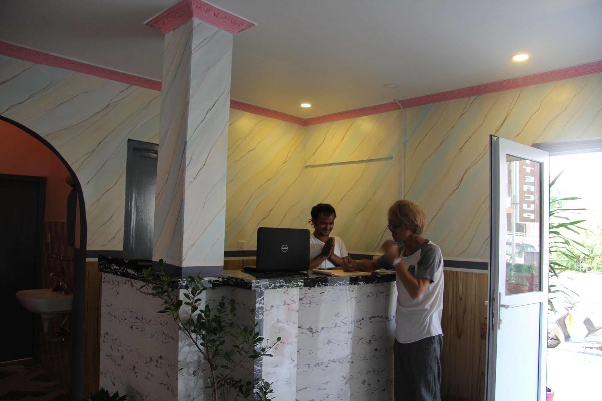 Hotel Buttercup Pokhara Ngoại thất bức ảnh