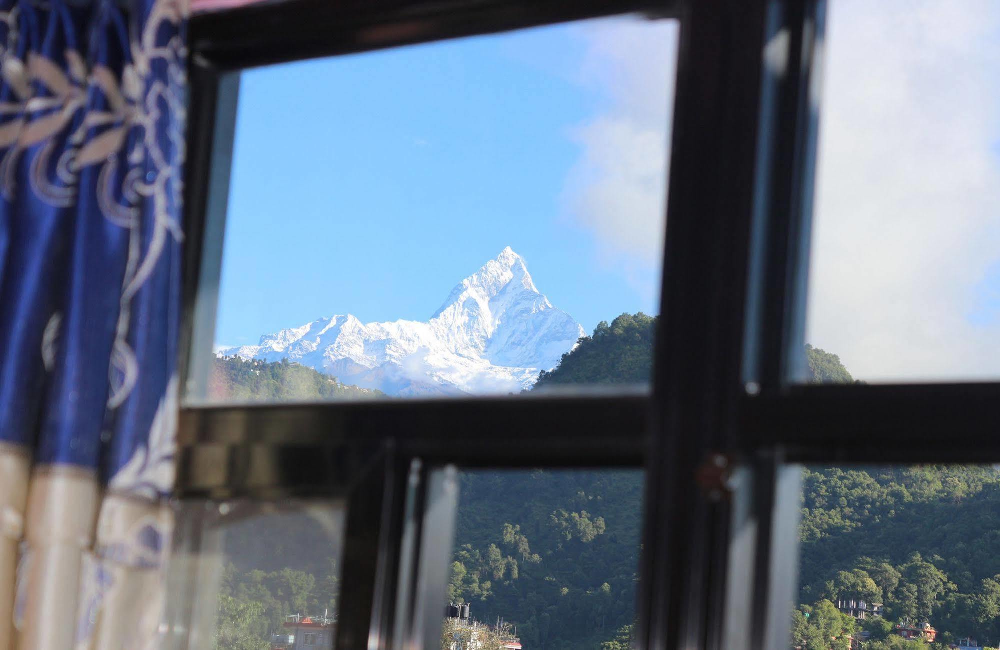 Hotel Buttercup Pokhara Ngoại thất bức ảnh