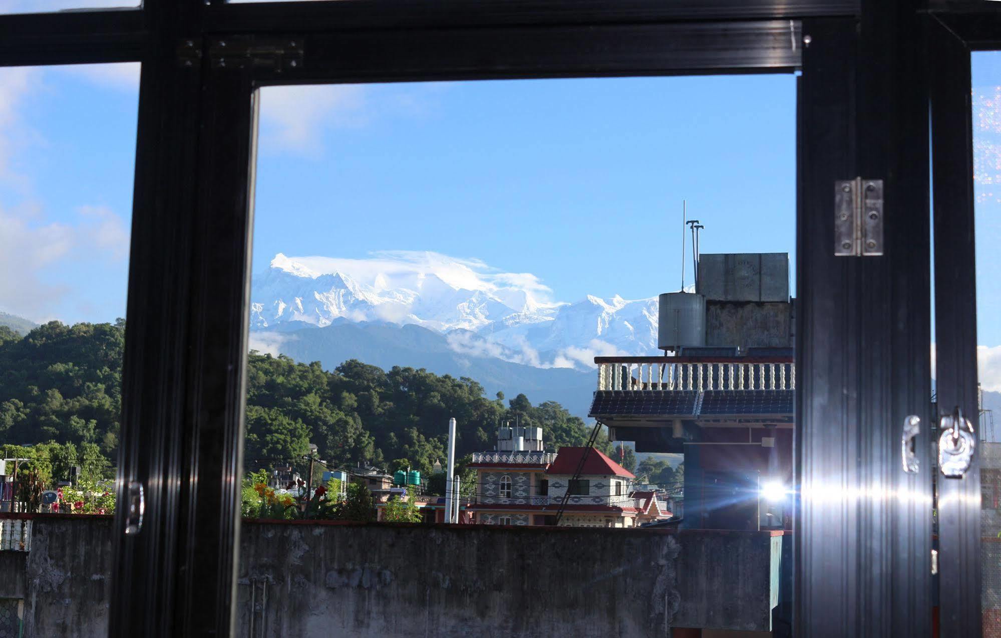 Hotel Buttercup Pokhara Ngoại thất bức ảnh