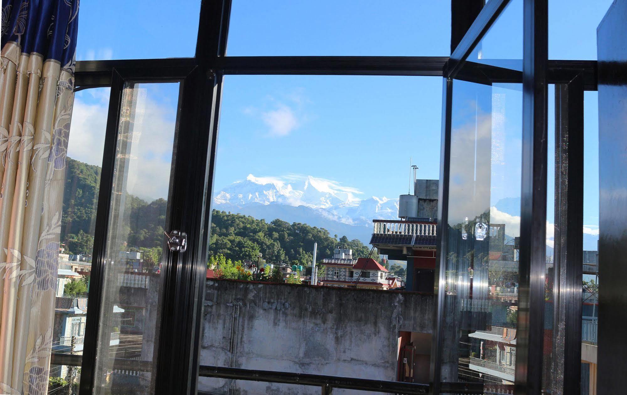 Hotel Buttercup Pokhara Ngoại thất bức ảnh